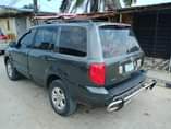 A picture of 2004 Honda pilot