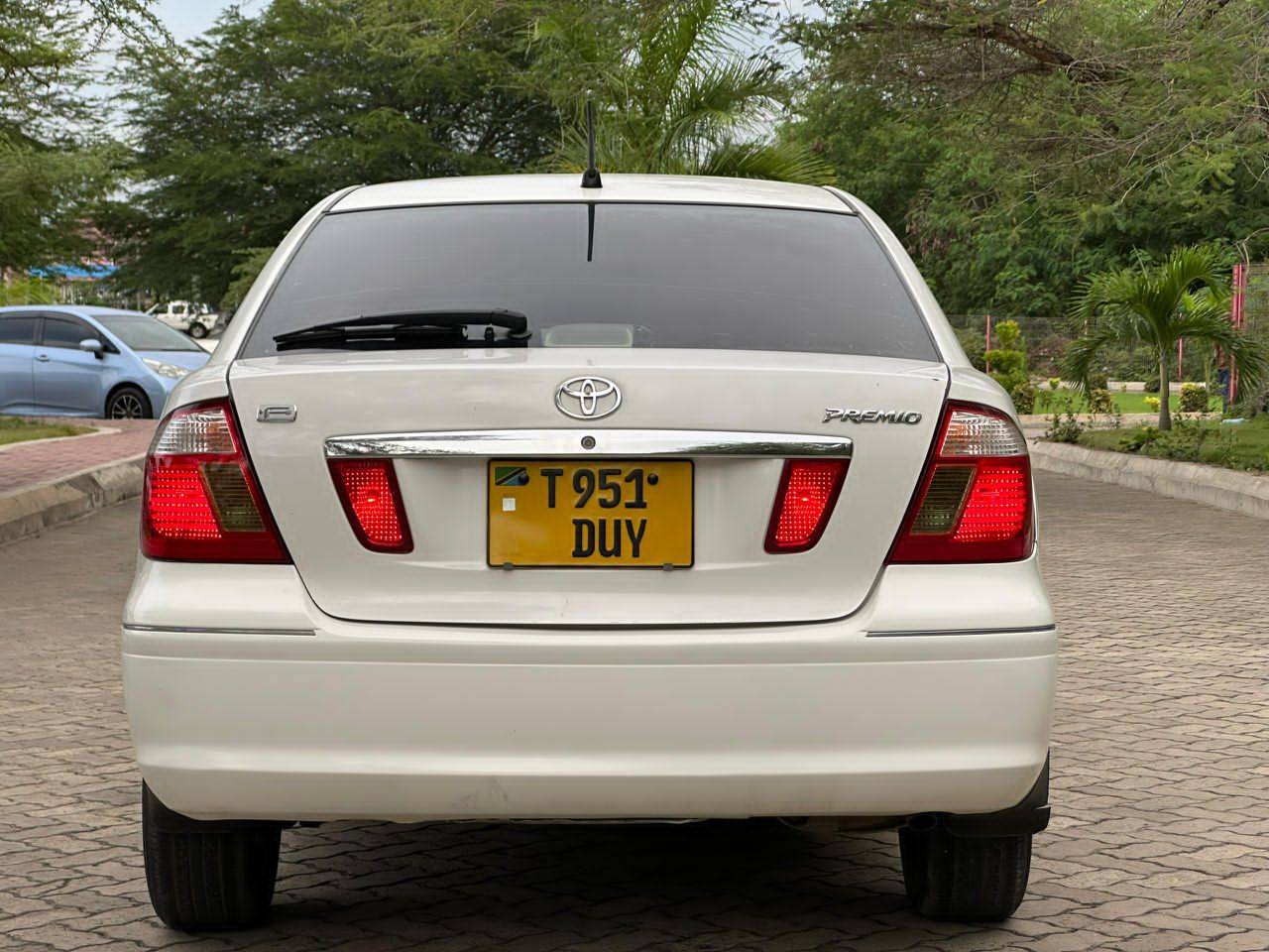 A picture of TOYOTA PREMIO F
