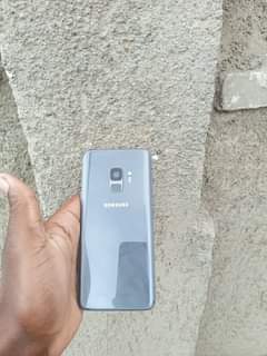 A picture of Samsung s9