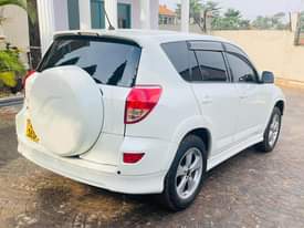 A picture of Toyota RAV4 39m