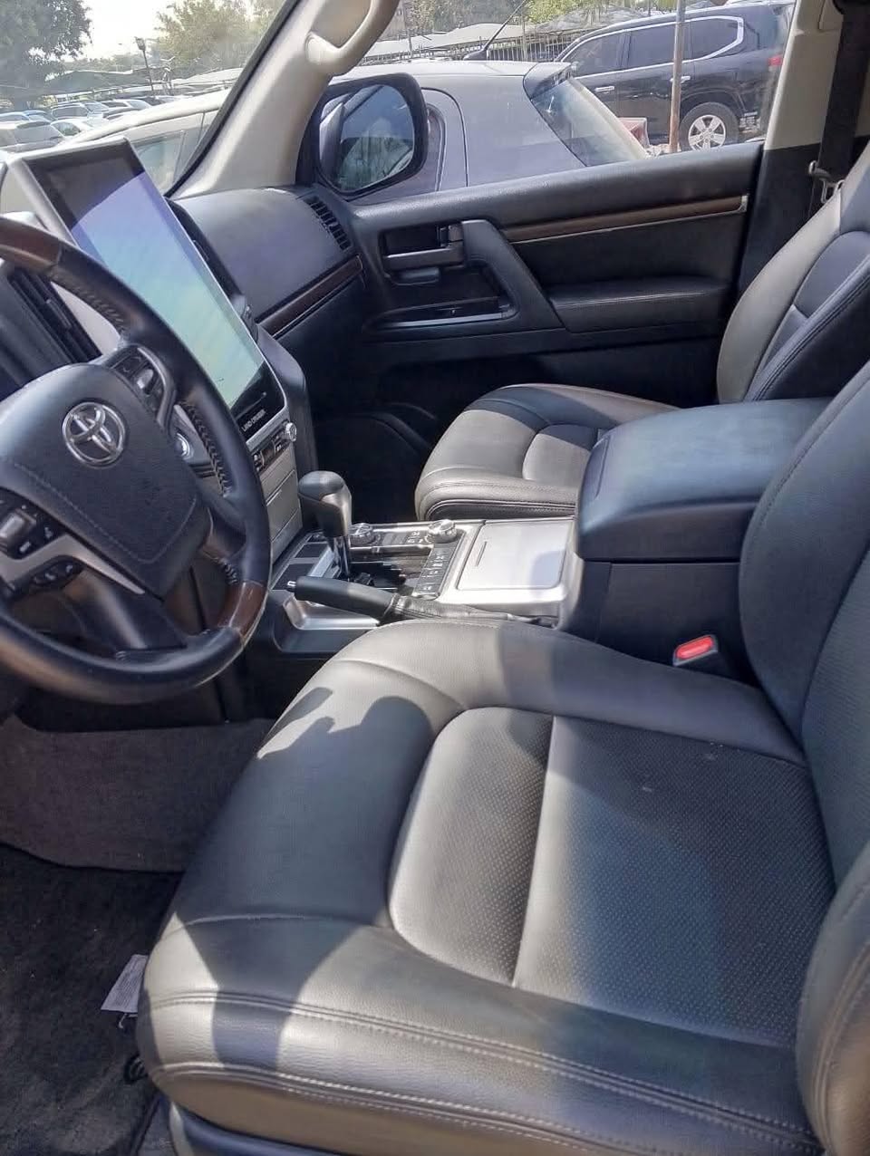 A picture of 2020 2020 landcruise