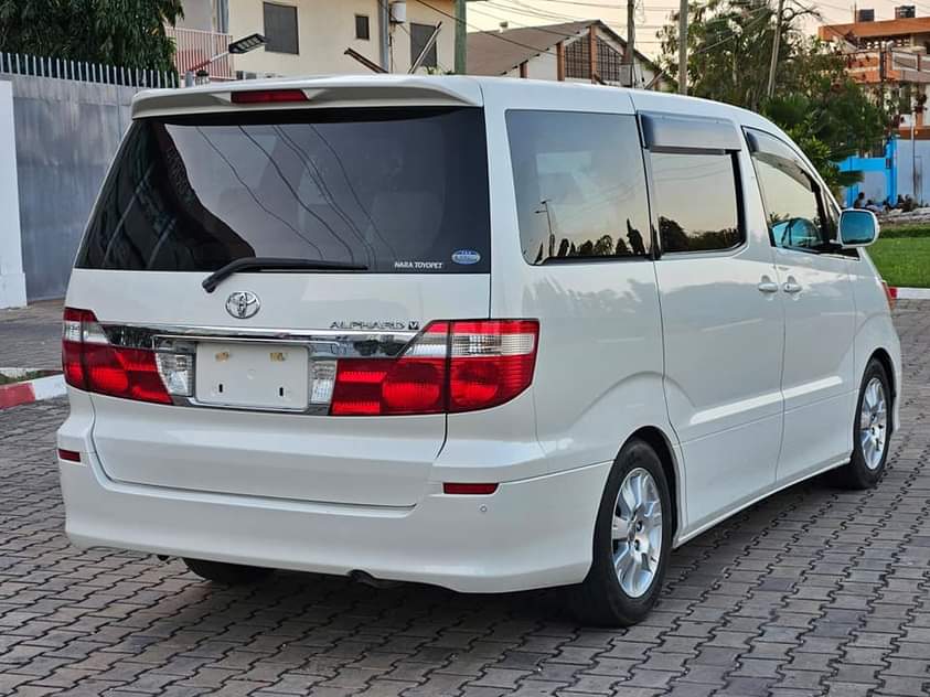 A picture of Toyota Alphard