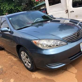 A picture of 2004 REGISTERED TOYOTA CAMRY LE
