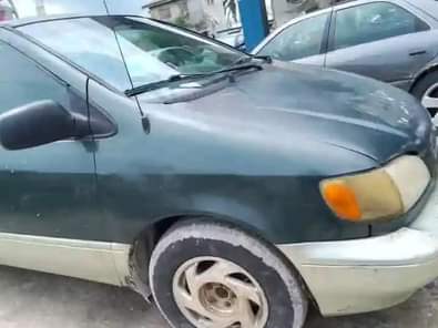 A picture of Toyota sienna Engine Gearbox Nothing to fix Just BUY DRIVE