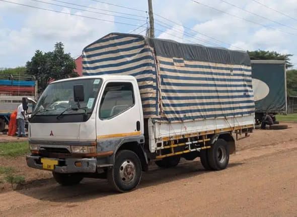 A picture of MITSUBISHI CANTER 0617050520