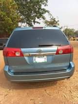 A picture of Toyota sienna 2006