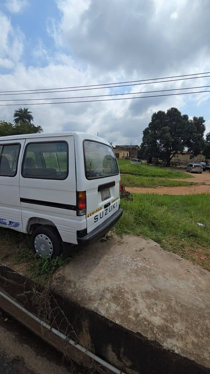 A picture of Mini bus