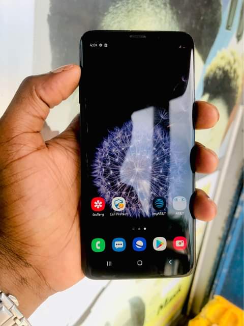 A picture of Samsung s9 