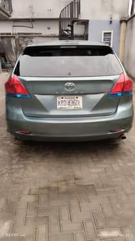 A picture of 2009 10 Toyota VENZA First body on first flash First