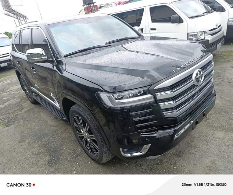 A picture of 2015 upgraded to 2023 land cruiser Super Sport