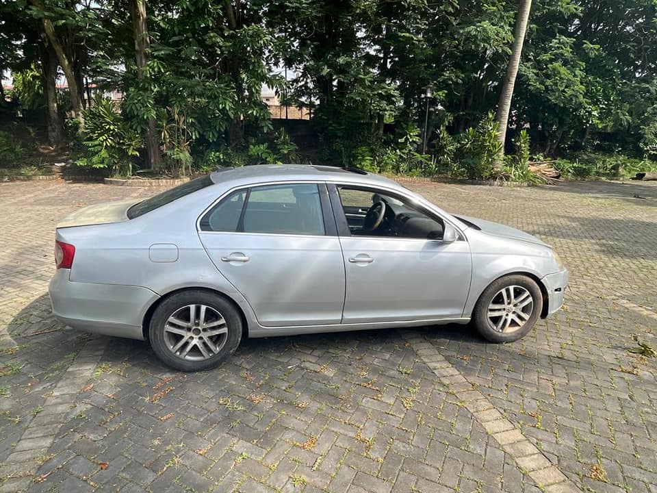 A picture of volkswagen passat 2006 pure first body engine and gear untouched
