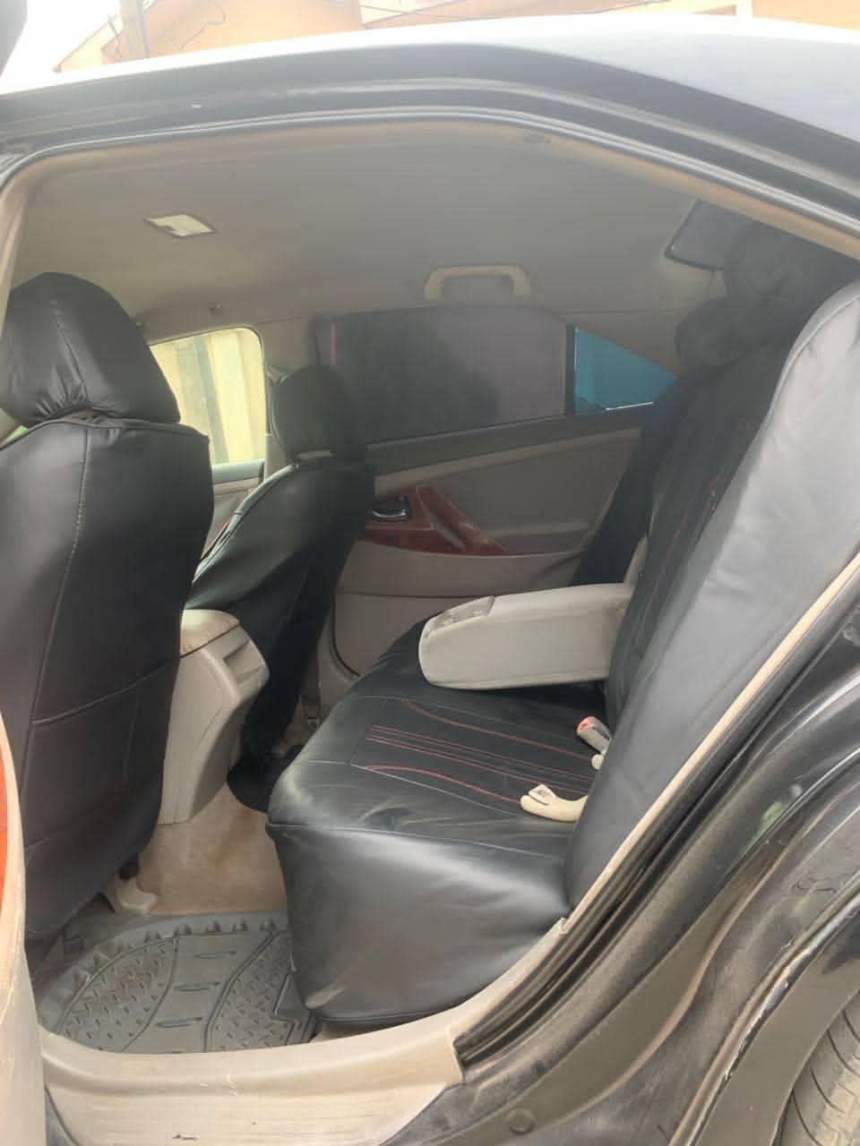 A picture of Toyota Camry le 08