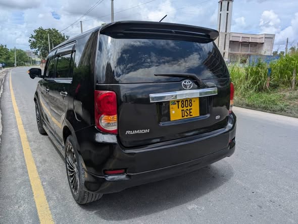 A picture of Toyota rumion