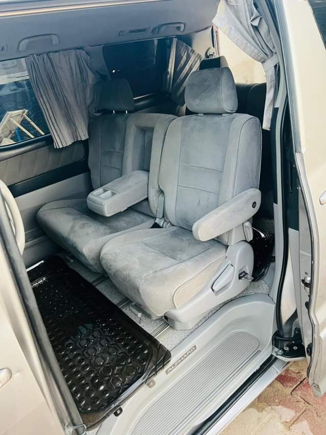 toyota alphard
