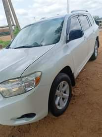 A picture of Toyota highlander 2010 08086526999