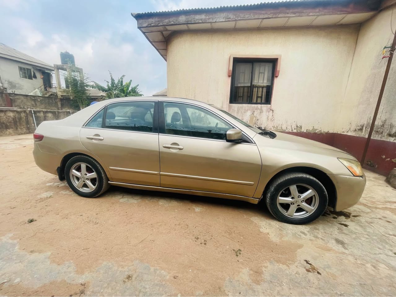 A picture of 2004 HONDA ACCORD