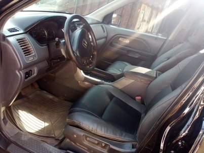 A picture of Honda pilot 2003