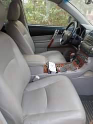 A picture of Toyota Highlander Location aba Engine 100 Gear 100 Ac100 Price