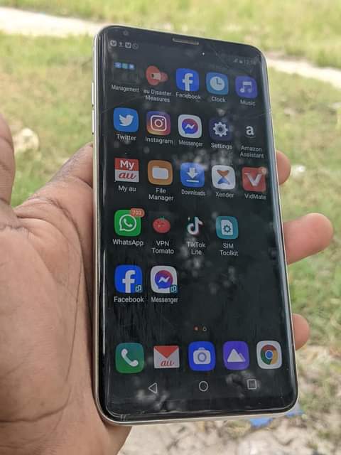 A picture of LG V35