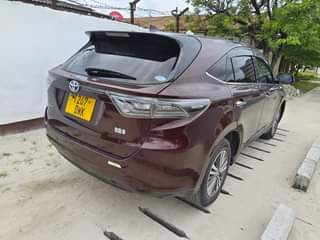 A picture of Toyota harrier Anaconda