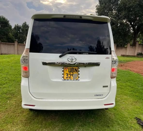 A picture of Toyota Noah 28 5m very good condition
