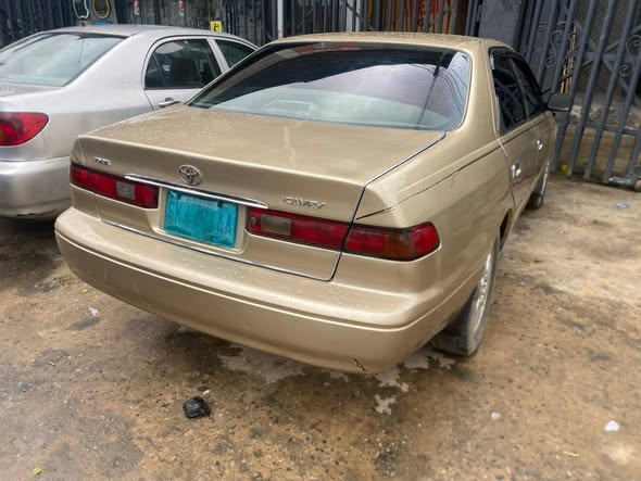 A picture of 1999 2000 Toyota Camry