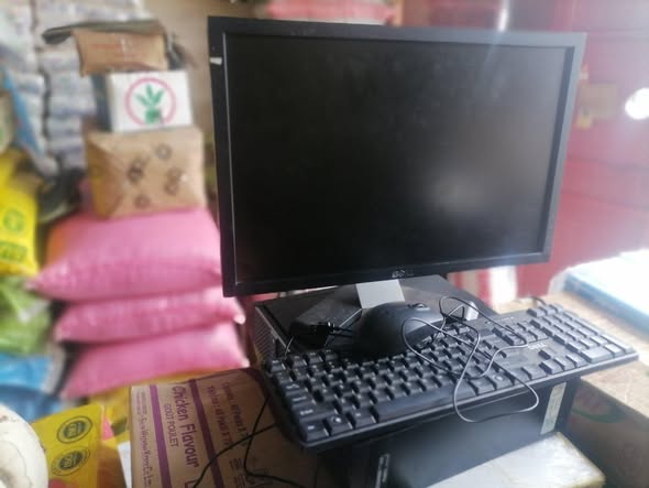A picture of Computer full set 350000 sound speaker 180000