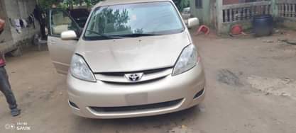 A picture of Very sound and clean 2005 Toyota sienna Engine is untampered