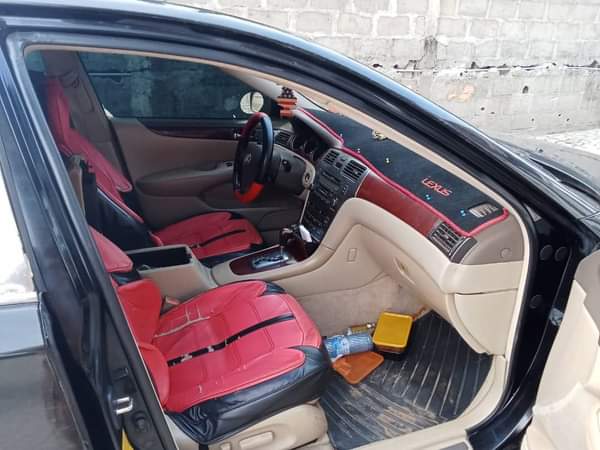 A picture of Lexus Es330 Well maintained Baked Location IBADAN Price N3 9M