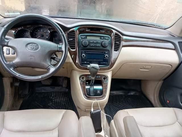 A picture of Toyota Highlander 2001