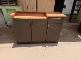 A picture of Kitchen cabinets