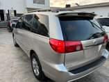A picture of used 2006 Toyota Sienna XLE sound engine and gear All