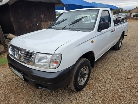 used nissan hardbody