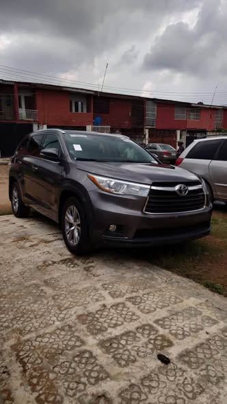 A picture of Toyota Highlander 2015