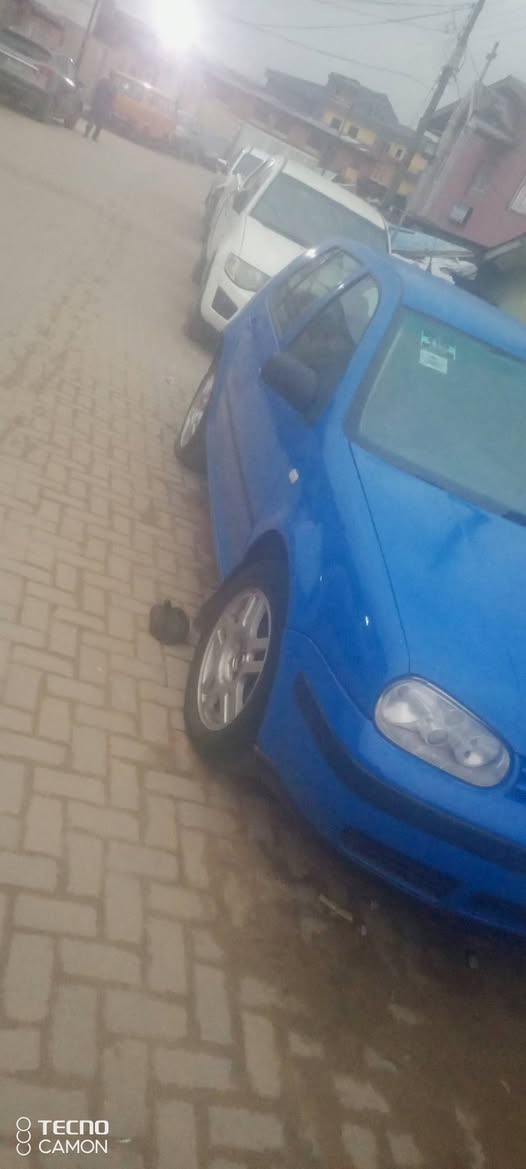A picture of Car 08137425533