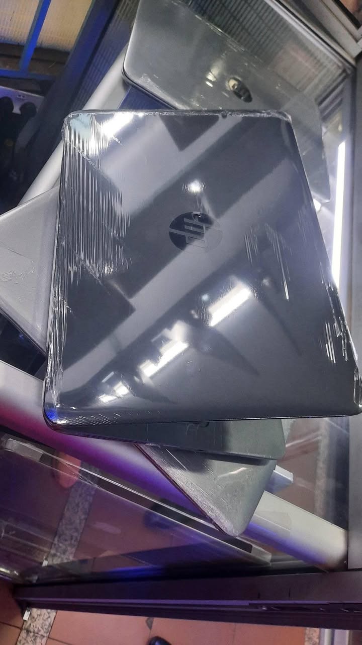 A picture of Hp laptop core i7