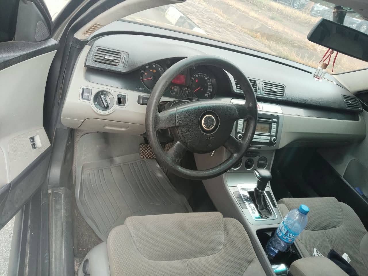 A picture of Past auto 2005