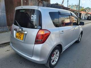 A picture of TOYOTA RACTIS