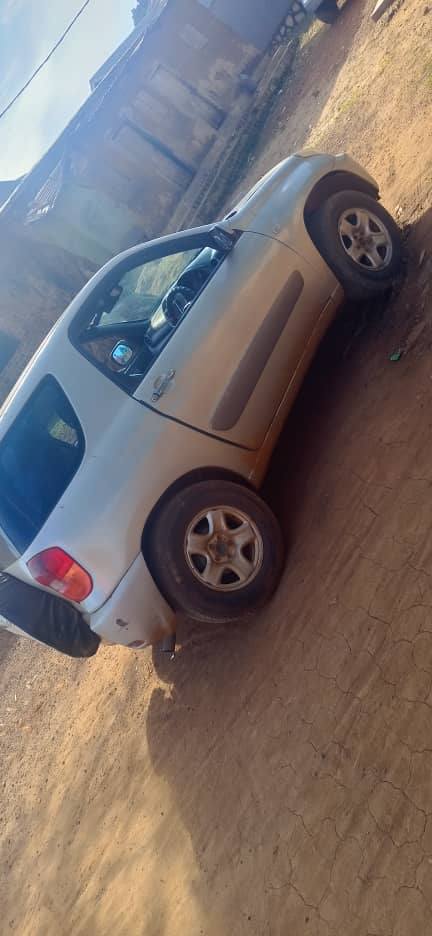 A picture of Rav4 short