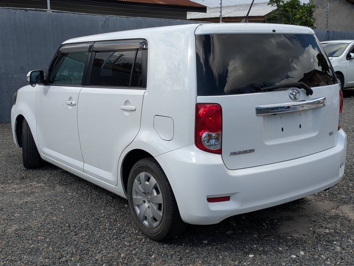 A picture of COROLLA RUMION