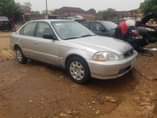 A picture of Honda civic year 2000