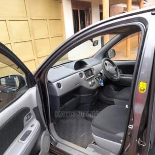 A picture of Toyota sienta on quick sale