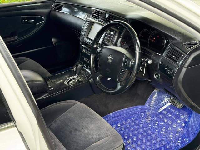 A picture of 2006 Toyota Crown