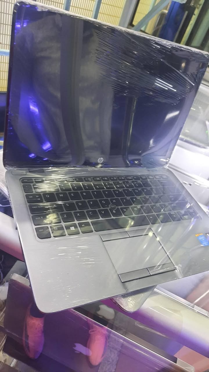 A picture of Hp laptop core i7