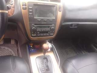 A picture of 2005 Acura MDX