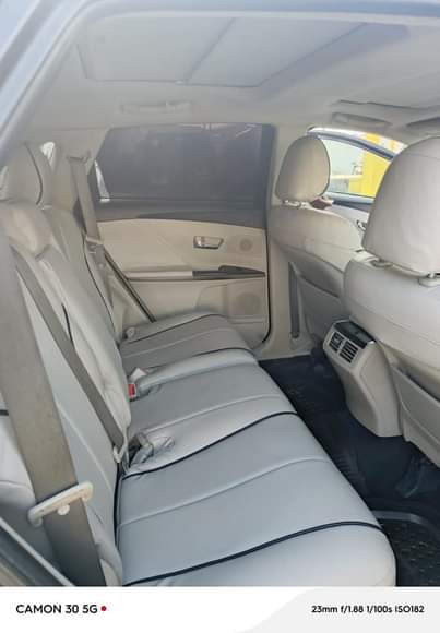A picture of registered toyota venza 2013