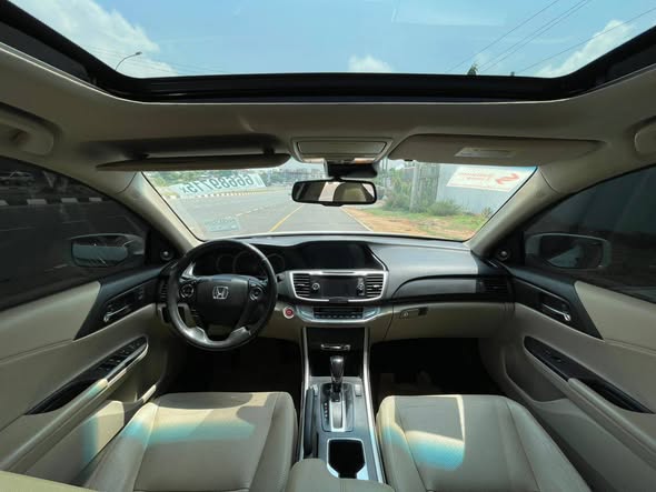 A picture of FOREIGN USED 2015 HONDA ACCORD