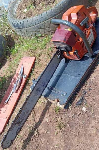 A picture of Chainsaw husqavarna 272 Njombe call 0717716257