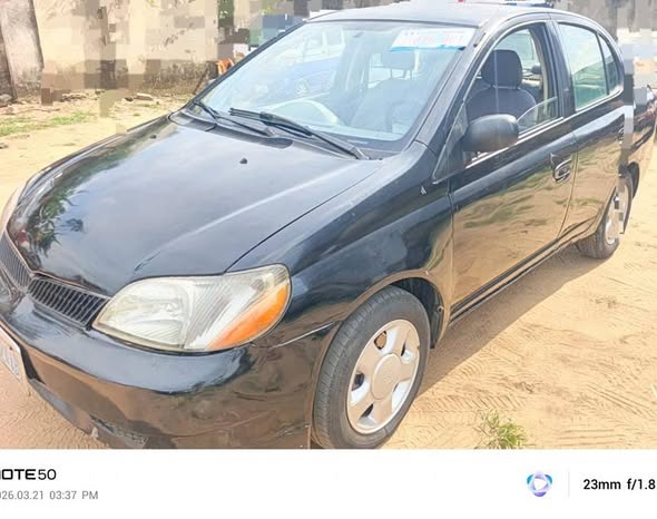 A picture of Toyota Echo 2003