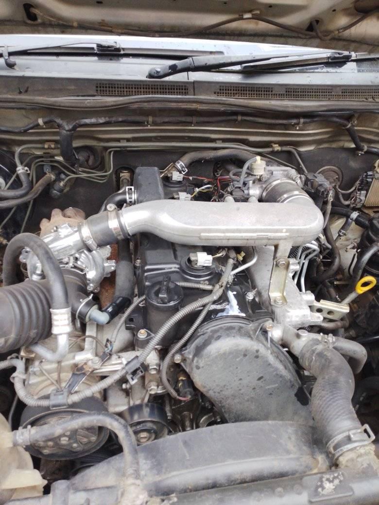A picture of Hilux 2kd engine perfect for sale price 180 000 call